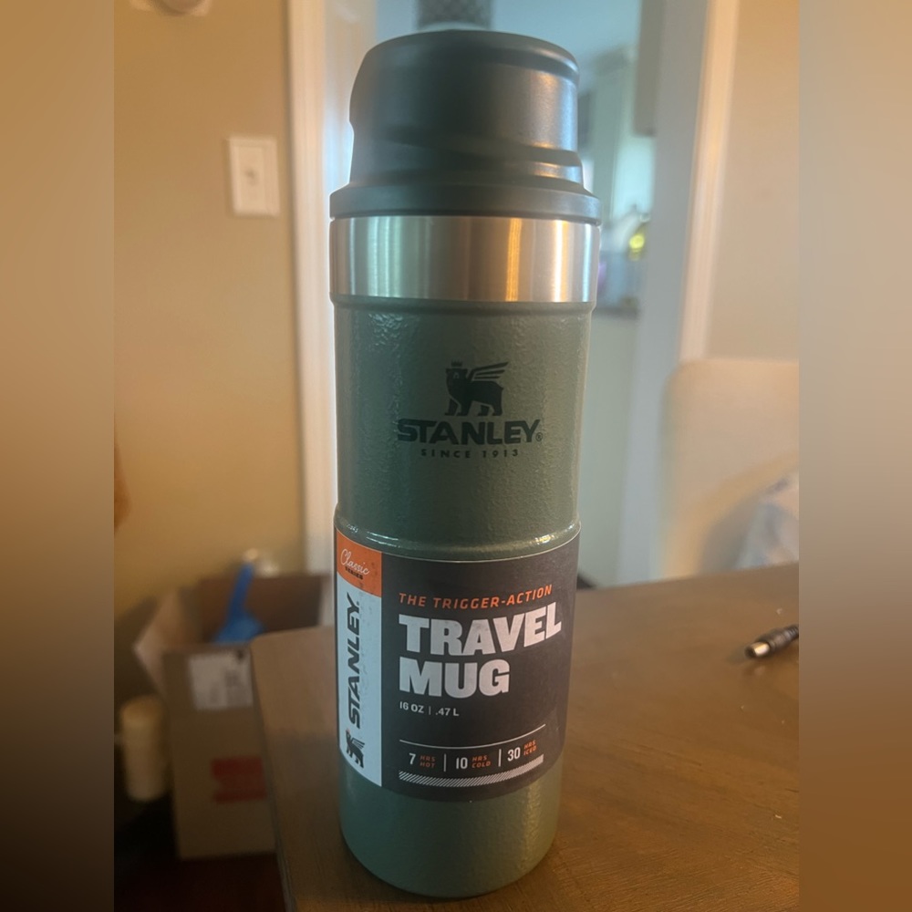 Stanley Classic Trigger Travel Mug 16oz